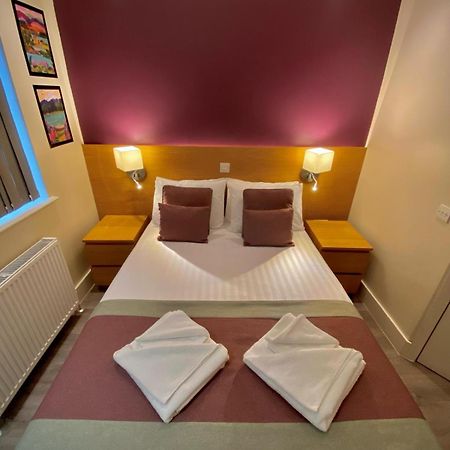 Holtwhites Hotel Enfield Eksteriør bilde