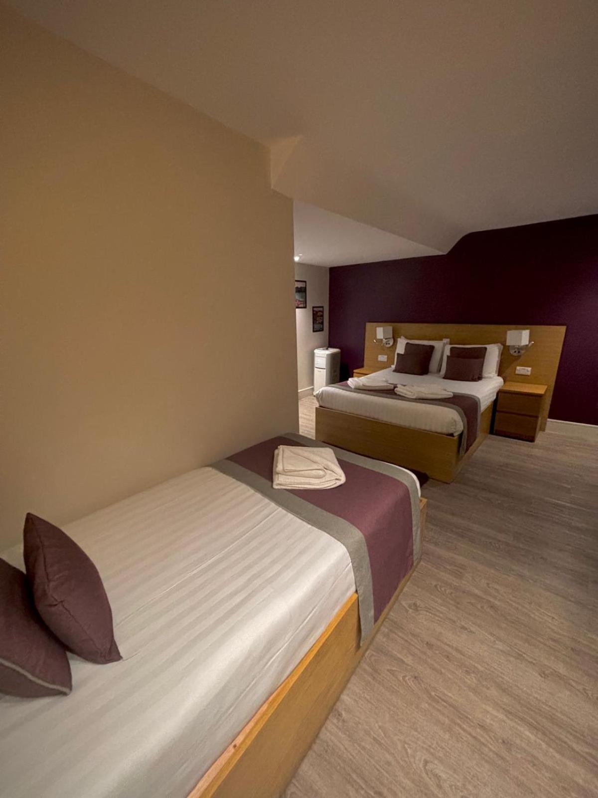 Holtwhites Hotel Enfield Eksteriør bilde