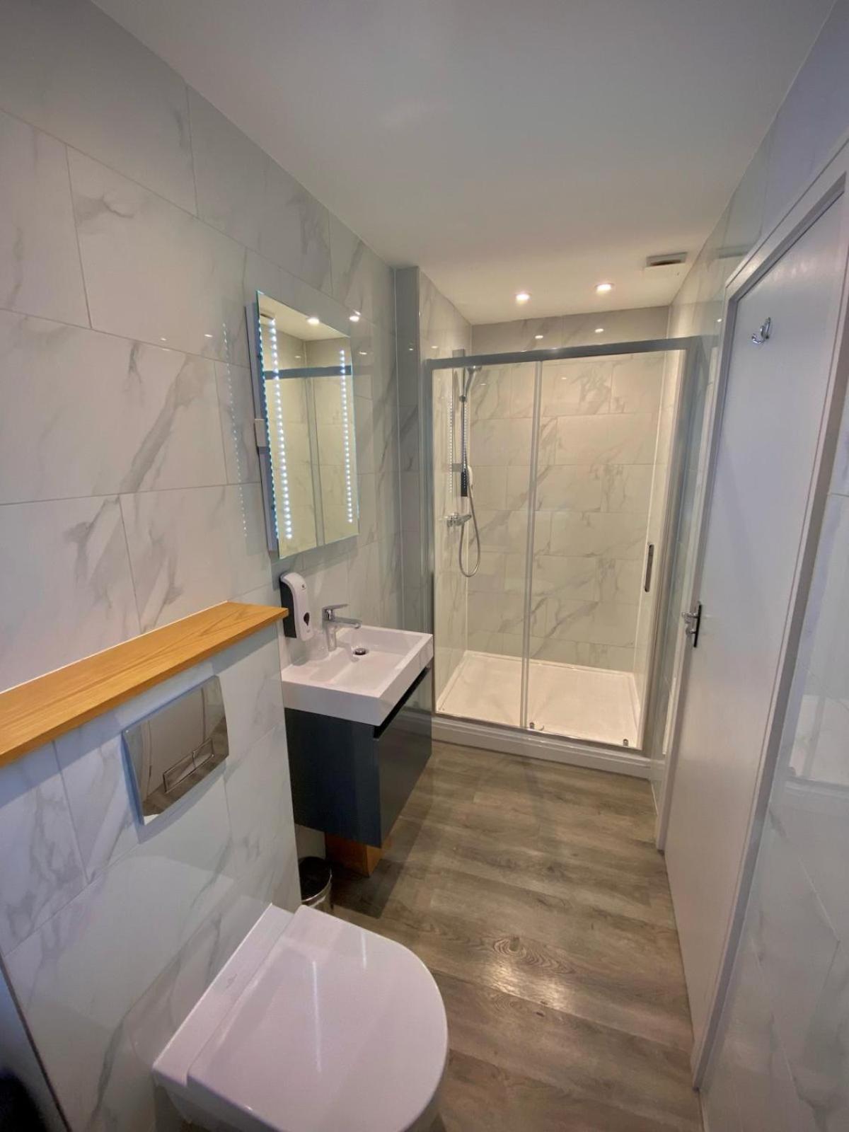 Holtwhites Hotel Enfield Eksteriør bilde