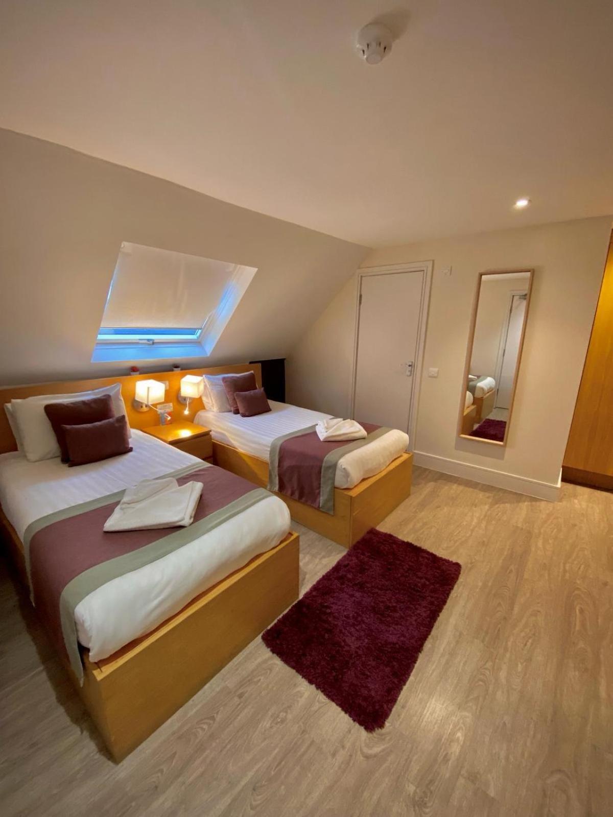 Holtwhites Hotel Enfield Eksteriør bilde