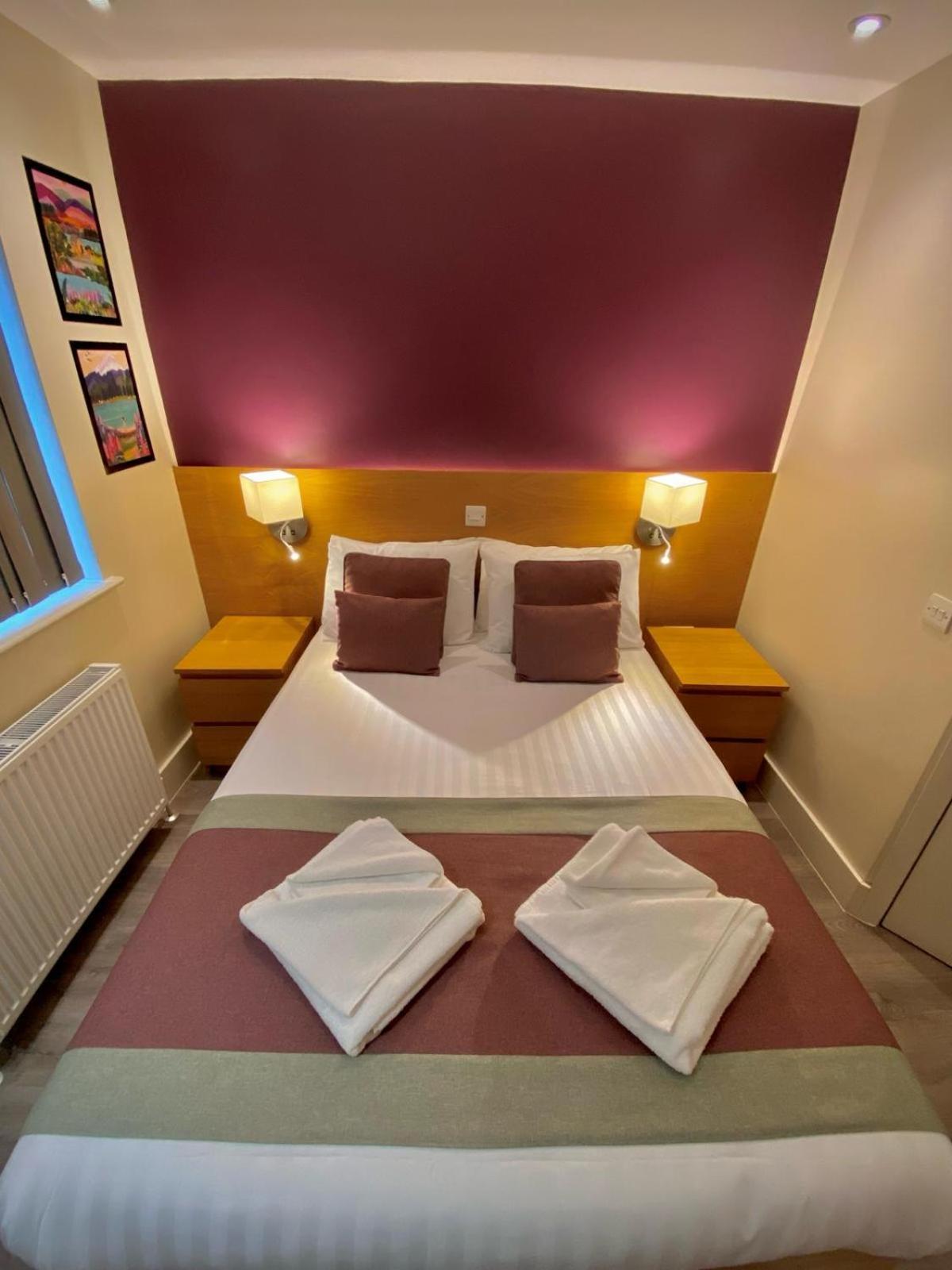 Holtwhites Hotel Enfield Eksteriør bilde